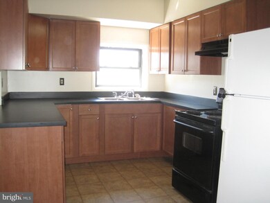 1226 S Clinton St unit 3, Baltimore, MD 21224 - photo 4