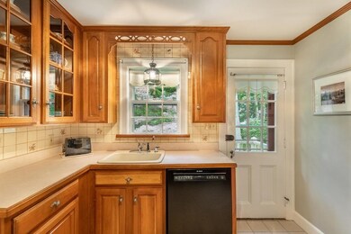 86 Outlook Rd, Wakefield, MA 01880 - photo 6
