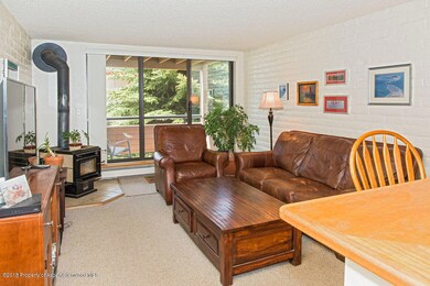 HunterCreekProp-living