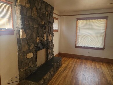 915 E Main St, Klamath Falls, OR 97601 - photo 5