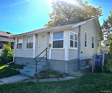 8276 Orchard Ave, Warren, MI 48089 - photo 2