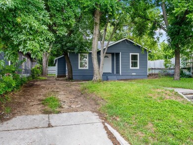 2521 NW Loraine St, Fort Worth, TX 76106 - photo 3