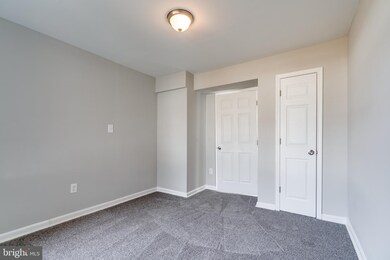 8608 Chestnut Ridge Dr, Laurel, MD 20707 - photo 7