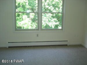 125 Sawkill Ave, Milford, PA 18337 - photo 5