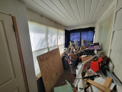 3051 Schaefer St, Saginaw, MI 48604 - photo 2