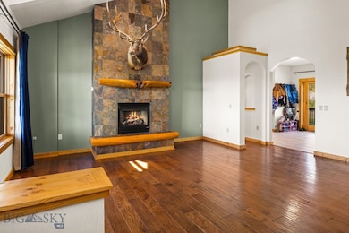 Living Room with no furniture