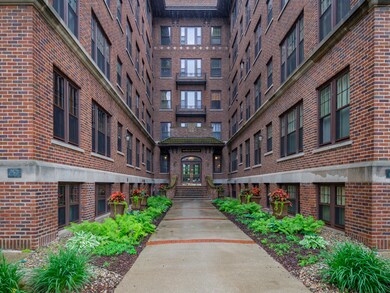 471 W South St 207-103