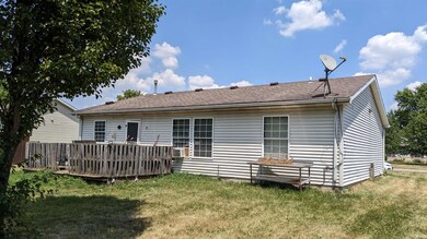 228 Columbian Ave, Bluffton, IN 46714 - photo 2