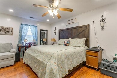 526 N Avenue A, Springtown, TX 76082 - photo 5