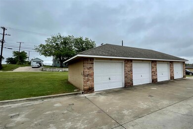 219 N Denton St, Weatherford, TX 76086 - photo 2