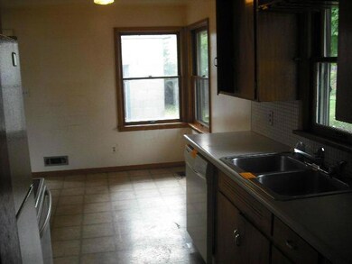 741 Demorest Rd, Columbus, OH 43204 - photo 6