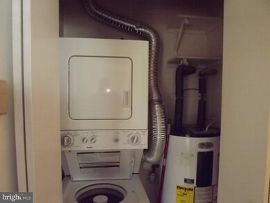 111 Ravens Crest Dr, Plainsboro, NJ 08536 - photo 3