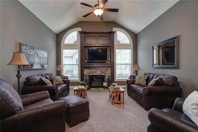 16688 W 168th Place unit 58, Olathe, KS 66062 - photo 4