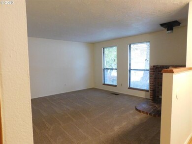 2342 SW 22nd St, Troutdale, OR 97060 - photo 2