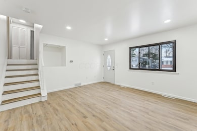 7-web-or-mls-Halpern St-007