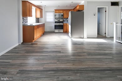 907 Clovis Ave, Capitol Heights, MD 20743 - photo 2