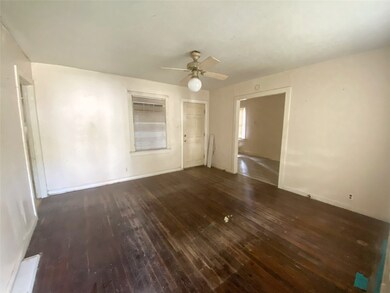 58 De Boll St, Houston, TX 77022 - photo 4