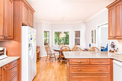 Kitchen & Breakfast Room