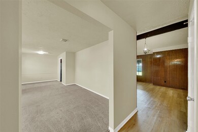 10426 Kirkshire Dr, Houston, TX 77089 - photo 4