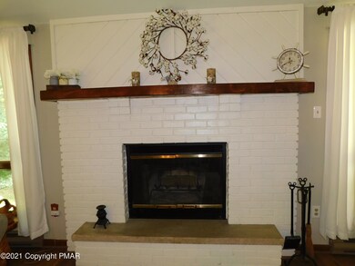145 Laurel Ln, Effort, PA 18330 - photo 4