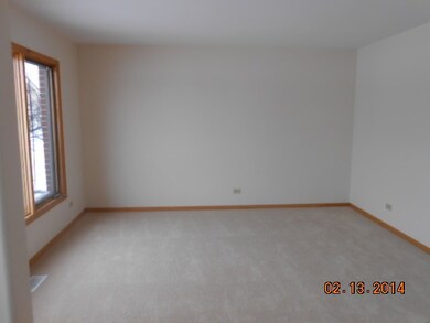 8 Carrington Ct, Hazel Crest, IL 60429 - photo 3