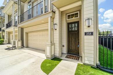 258 W 28th St, Houston, TX 77008 - photo 3