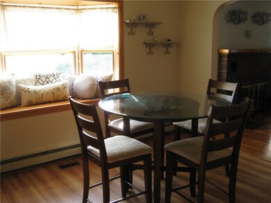 Dining Room w/window seat
