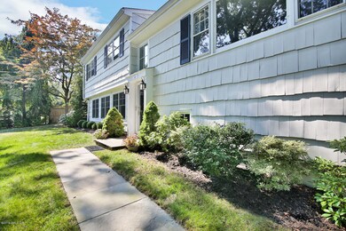 8 Marks Rd Greenwich CT 06878-large-038-