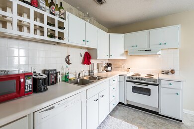 Kitchen (2)