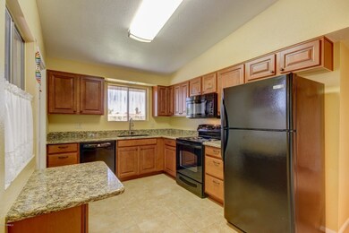 GORGEOUS KITCHEN WITH GRANITE COUNTERS