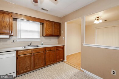 41 Canis Ct, Sewell, NJ 08080 - photo 4