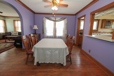 725 N Grove Ave, Elgin, IL 60120 - photo 3