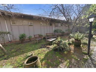 12125 SW 14th St, Beaverton, OR 97005 - photo 4