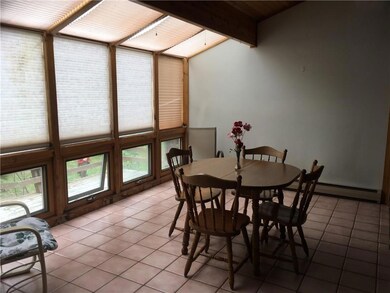 sunroom/dining room