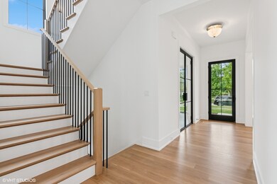 613 S Chatham Ave, Elmhurst, IL 60126 - photo 4