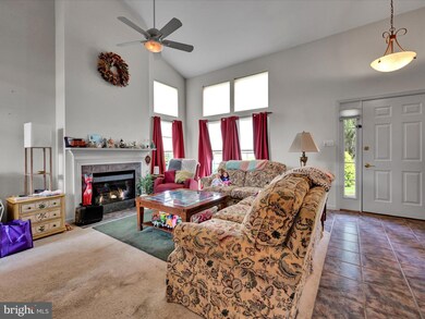 4047 Laurel Ln, Mount Joy, PA 17552 - photo 5