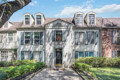 Enjoy an updated 2 bed/2.5 bath condo in the Post Oak Lane community.