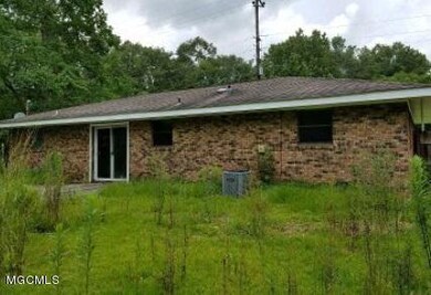 209 Rosa St, Picayune, MS 39466 - photo 2