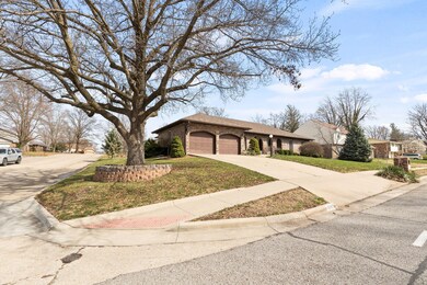 3903 W Rollins Rd, Columbia, MO 65203 - photo 3