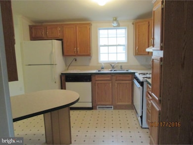 23 Rosewood Ln, Phoenixville, PA 19460 - photo 5