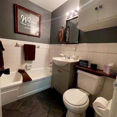 1302 Lynwood St, Gainesville, TX 76240 - photo 7