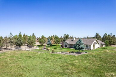 18929 Couch Market Rd, Bend, OR 97703 - photo 4