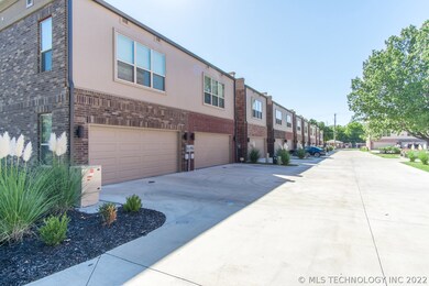 117 S Cedar Ave, Broken Arrow, OK 74012 - photo 3