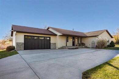 1211 Stoney Point Rd NW, Cedar Rapids, IA 52405 - photo 6