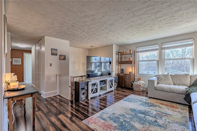 1975 Tara Dr, Irwin, PA 15642 - photo 4