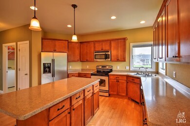 802 Sumac St, Oregon, WI 53575 - photo 6