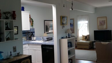 Entrance 4A