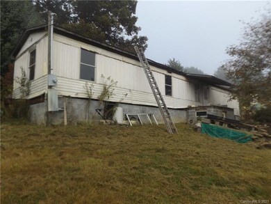 10 Yellow Roses Ln, Leicester, NC 28748 - photo 6