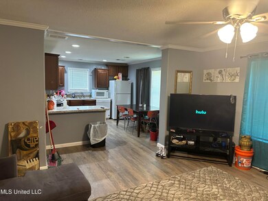 6055 E Pike St unit 6057, Bay Saint Louis, MS 39520 - photo 2