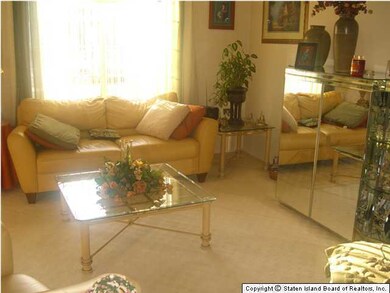 157 Gervil St unit 47, Staten Island, NY 10309 - photo 5